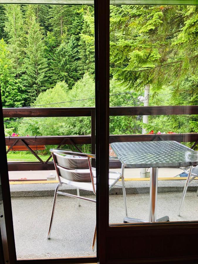 Pensiune & Restaurant Kalinder Буштени Экстерьер фото